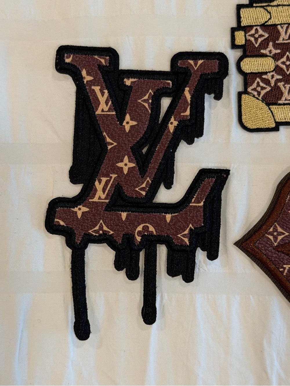 Iron on patches (3) - Picture 2 of 4